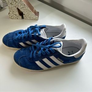 Adidas Ortholite Gazelle Blue and White Sneakers Size 3.5 SY2
